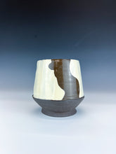 Load image into Gallery viewer, Negative Space Figure Cup