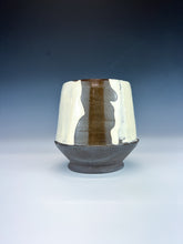 Load image into Gallery viewer, Negative Space Figure Cup