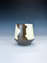 Load image into Gallery viewer, Negative Space Figure Cup
